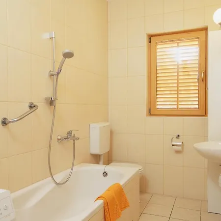 Apartment Bua - Beautiful Seafront *